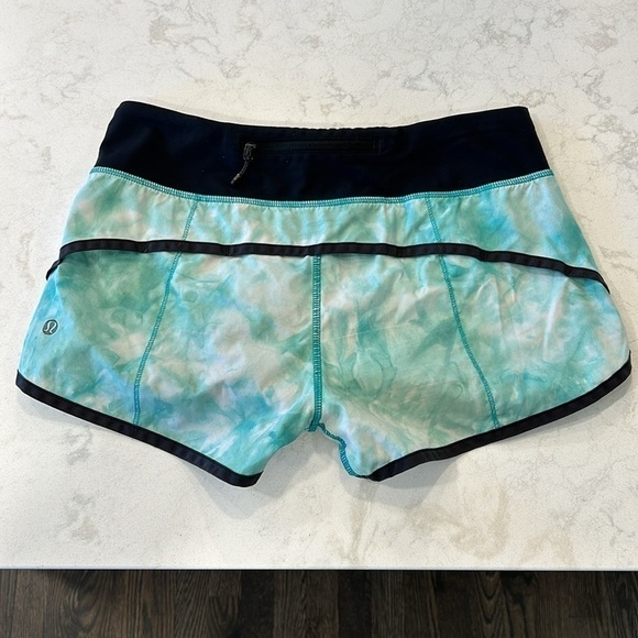 Lululemon Tracker Short II Turquoise Tie Dye Athletic Shorts Women’s Size 4 - Picture 5 of 16